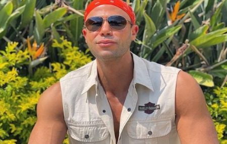 محمد إمام يشتكي مدير صفحته على الفيسبوك للشرطة